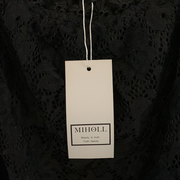 NWT Miholl Black Lacy top with lining and sheer sleeves size XXl - Picture 3 of 6
